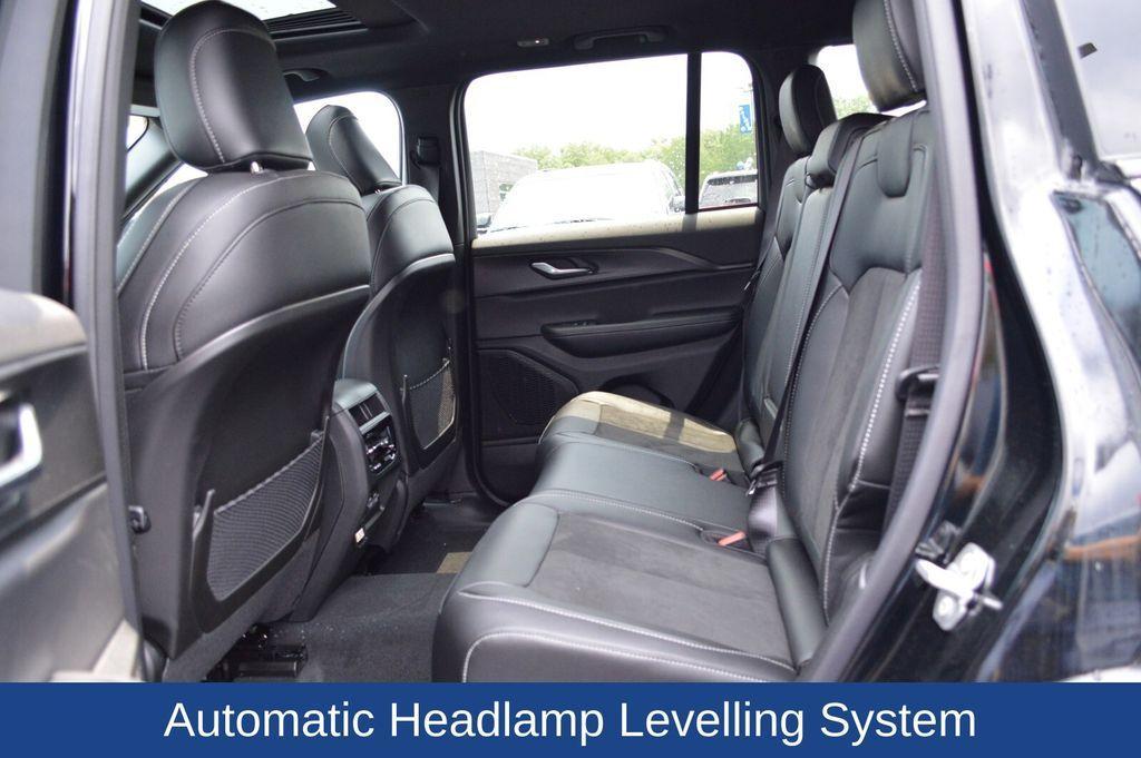 new 2025 Jeep Grand Cherokee car, priced at $44,624