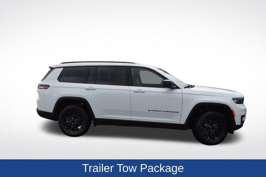 new 2025 Jeep Grand Cherokee L car, priced at $45,682