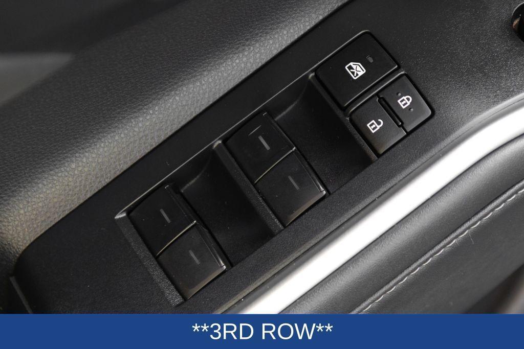 used 2022 Toyota Highlander car, priced at $39,500