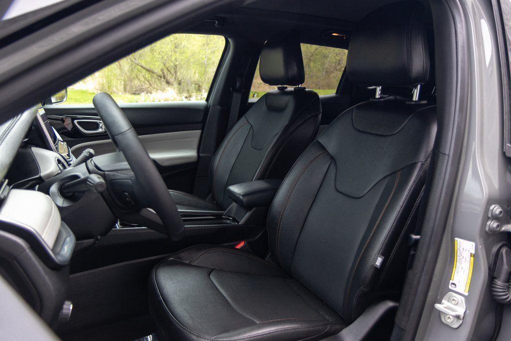 used 2023 Jeep Compass car, priced at $27,900