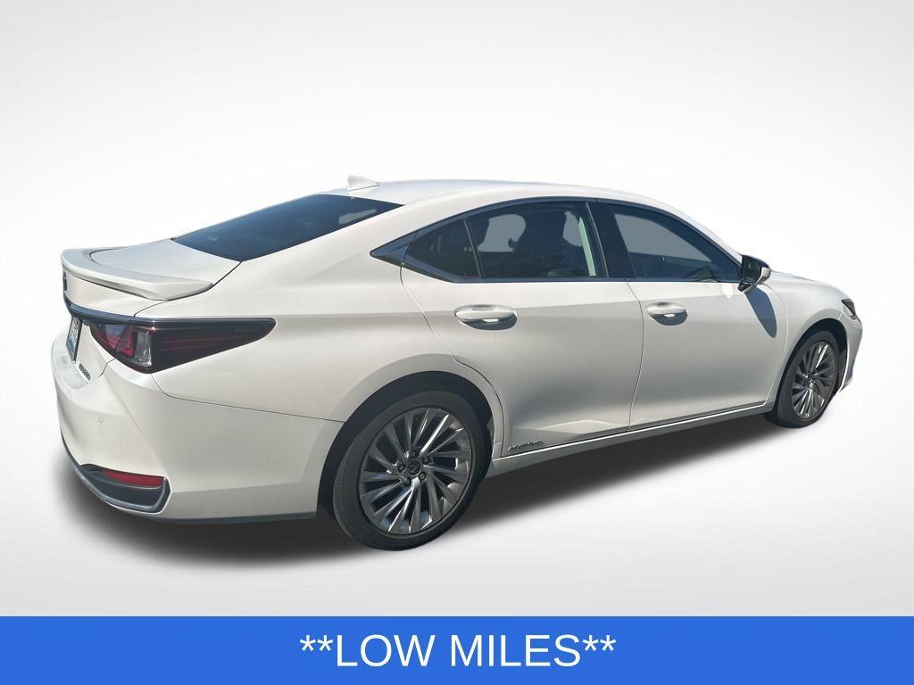 used 2020 Lexus ES 300h car, priced at $38,998