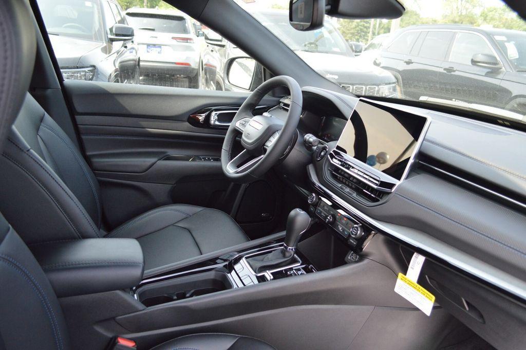 new 2025 Jeep Compass car, priced at $33,547
