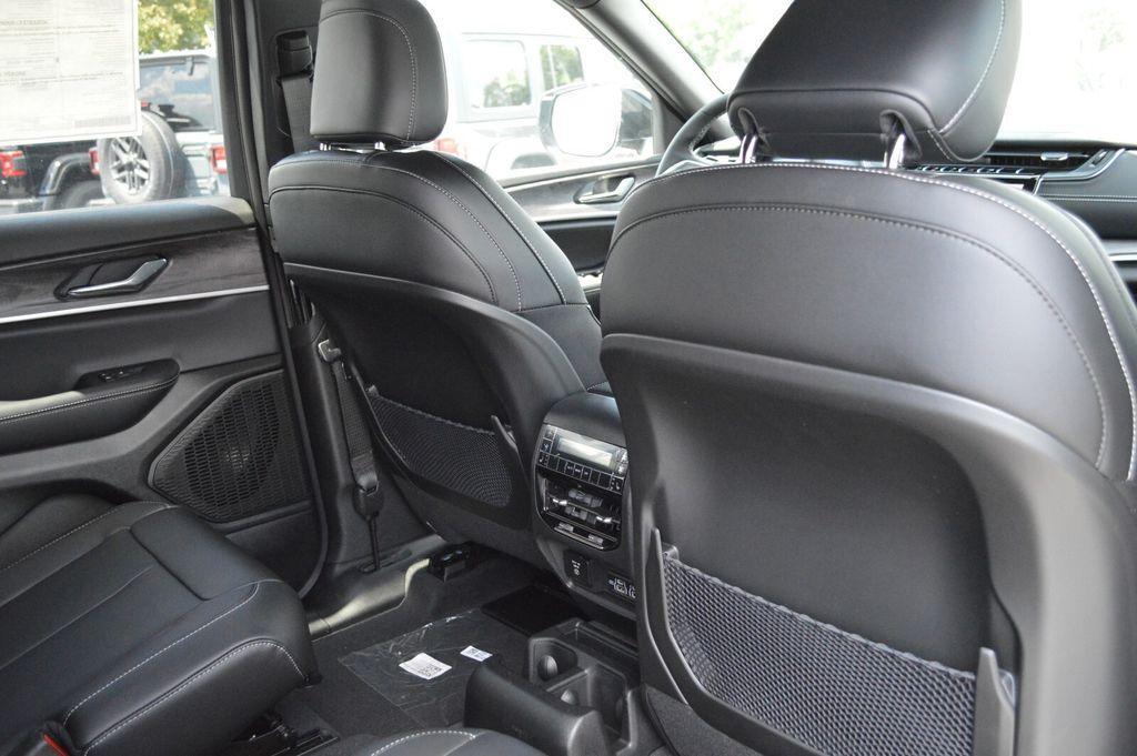 new 2025 Jeep Grand Cherokee L car, priced at $47,924