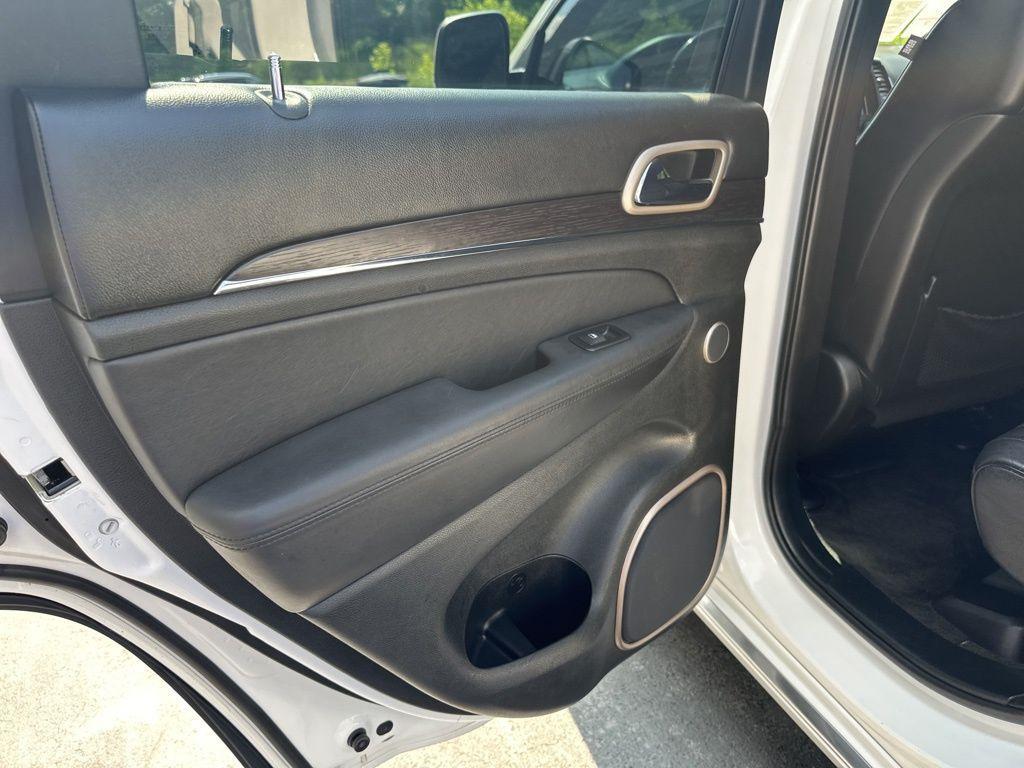 used 2015 Jeep Grand Cherokee car, priced at $20,700