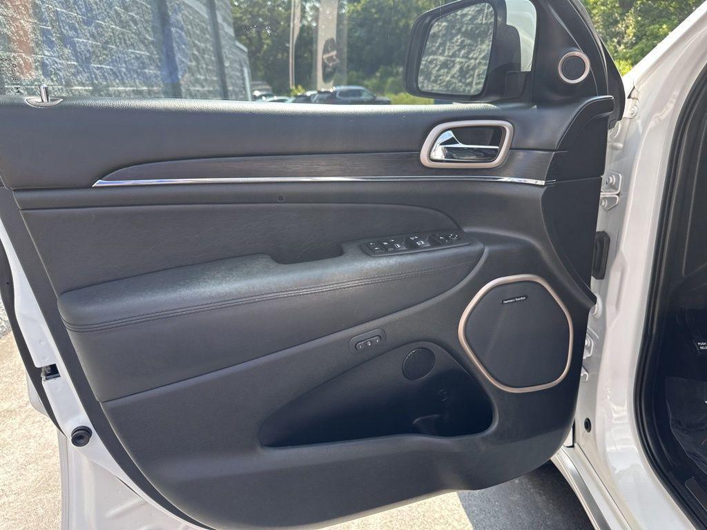 used 2015 Jeep Grand Cherokee car, priced at $20,700