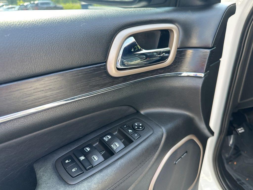 used 2015 Jeep Grand Cherokee car, priced at $20,700