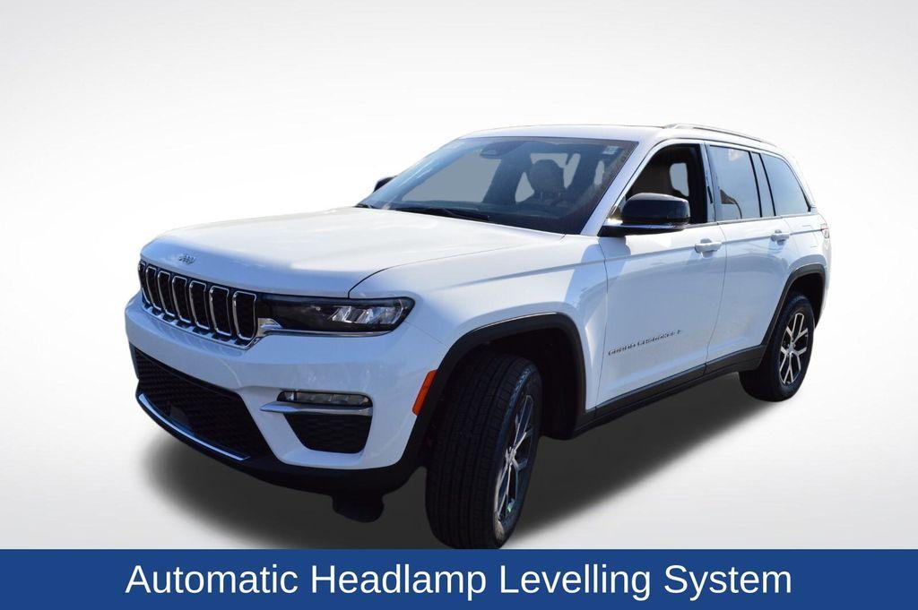 new 2025 Jeep Grand Cherokee car, priced at $47,395