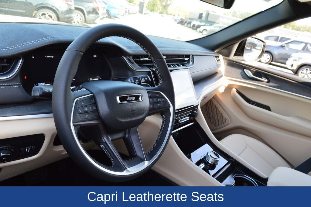 new 2025 Jeep Grand Cherokee car, priced at $47,395