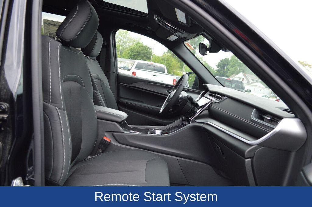 new 2025 Jeep Grand Cherokee car, priced at $41,211