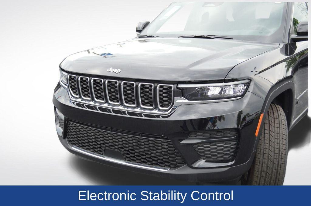new 2025 Jeep Grand Cherokee car, priced at $39,999