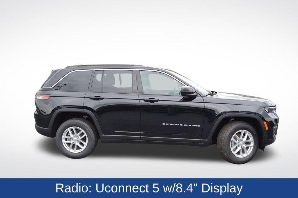 new 2025 Jeep Grand Cherokee car, priced at $39,999