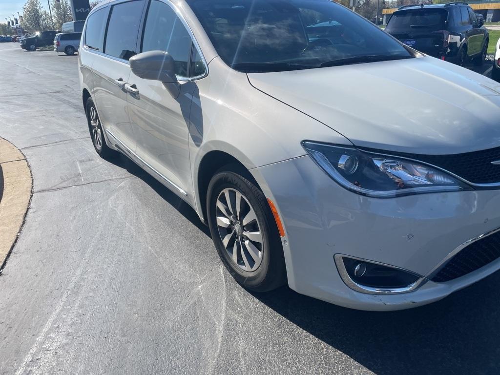 used 2020 Chrysler Pacifica car, priced at $23,998