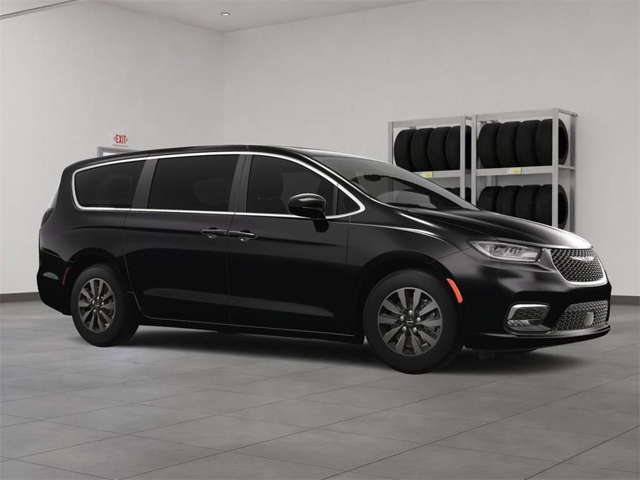 new 2025 Chrysler Pacifica Hybrid car, priced at $52,750