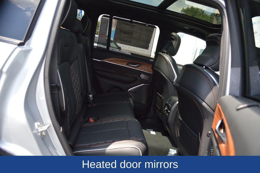 new 2025 Jeep Grand Cherokee car, priced at $68,900