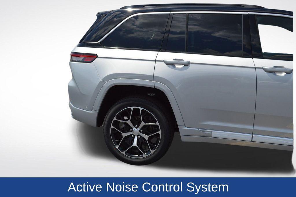 new 2025 Jeep Grand Cherokee car, priced at $68,900