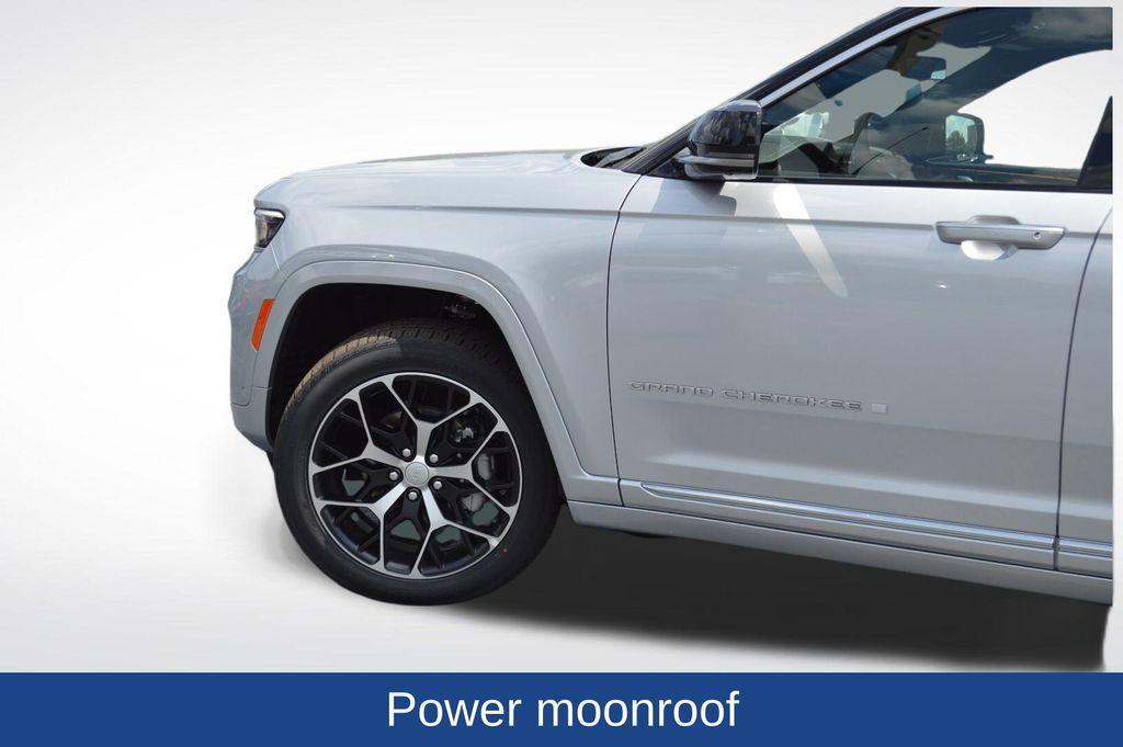 new 2025 Jeep Grand Cherokee car, priced at $68,900
