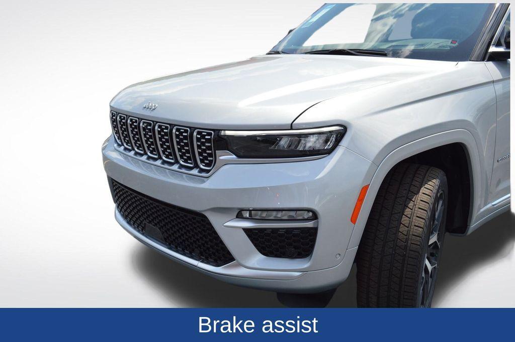 new 2025 Jeep Grand Cherokee car, priced at $68,900