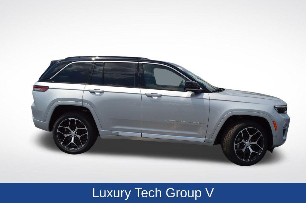 new 2025 Jeep Grand Cherokee car, priced at $68,900