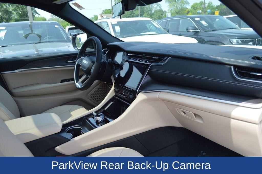 new 2025 Jeep Grand Cherokee car, priced at $49,415
