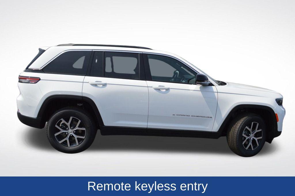 new 2025 Jeep Grand Cherokee car, priced at $49,415