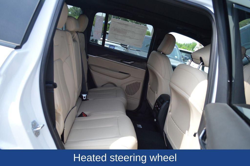 new 2025 Jeep Grand Cherokee car, priced at $49,415