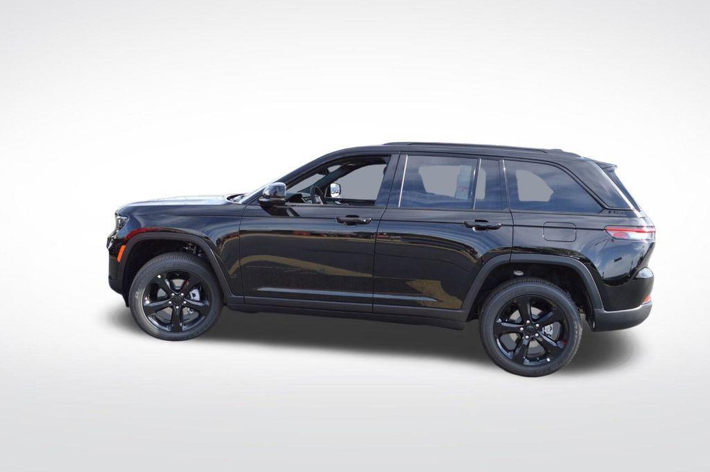 new 2025 Jeep Grand Cherokee car, priced at $46,820