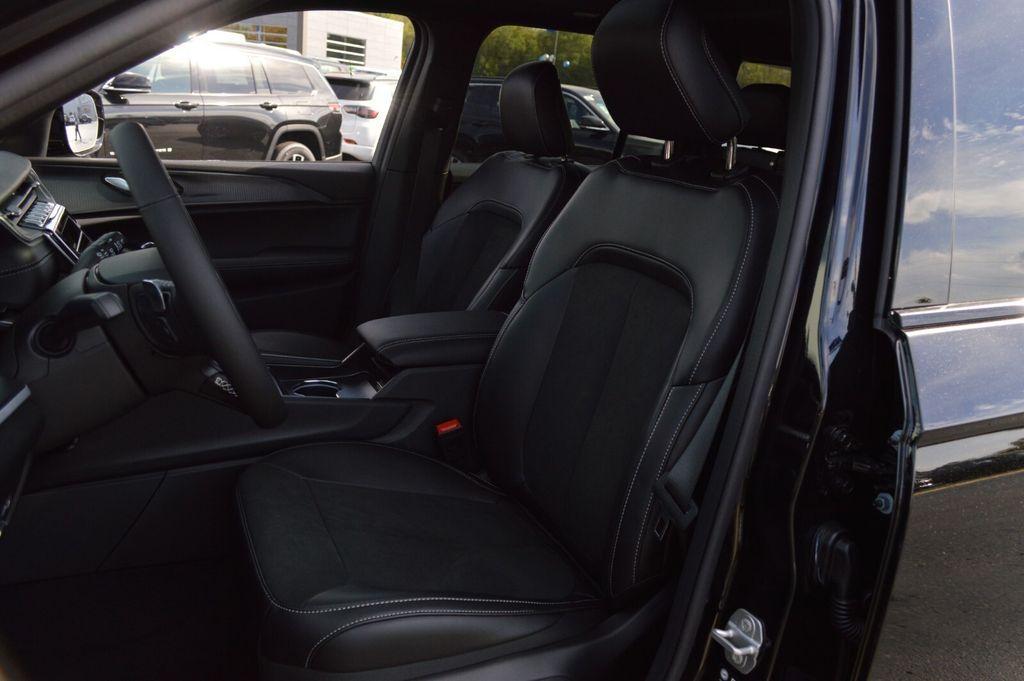 new 2025 Jeep Grand Cherokee car, priced at $46,820