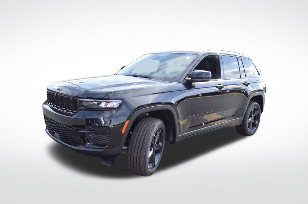 new 2025 Jeep Grand Cherokee car, priced at $46,820