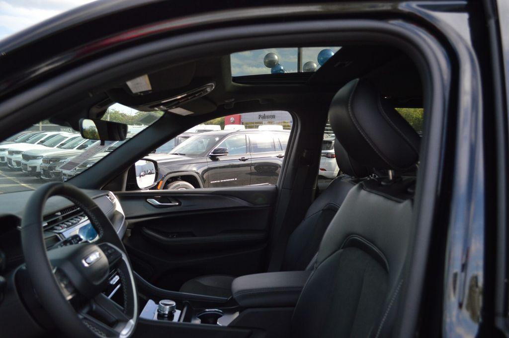new 2025 Jeep Grand Cherokee car, priced at $46,820