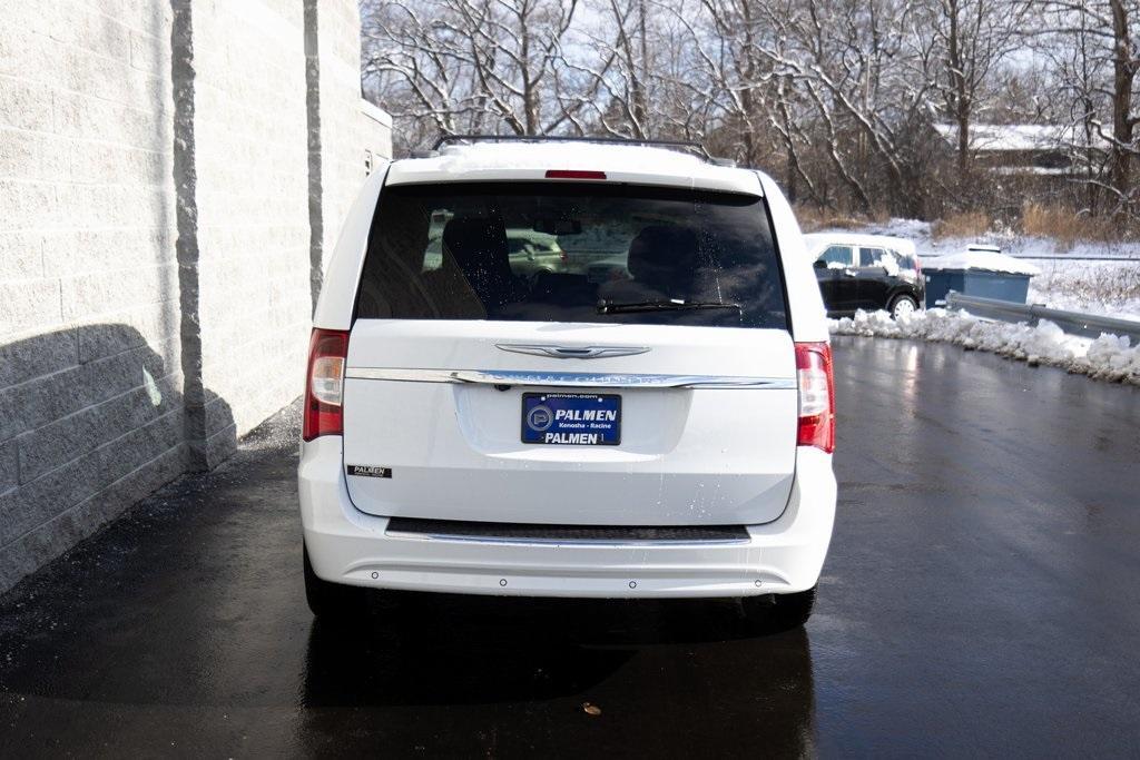 used 2014 Chrysler Town & Country car, priced at $8,989