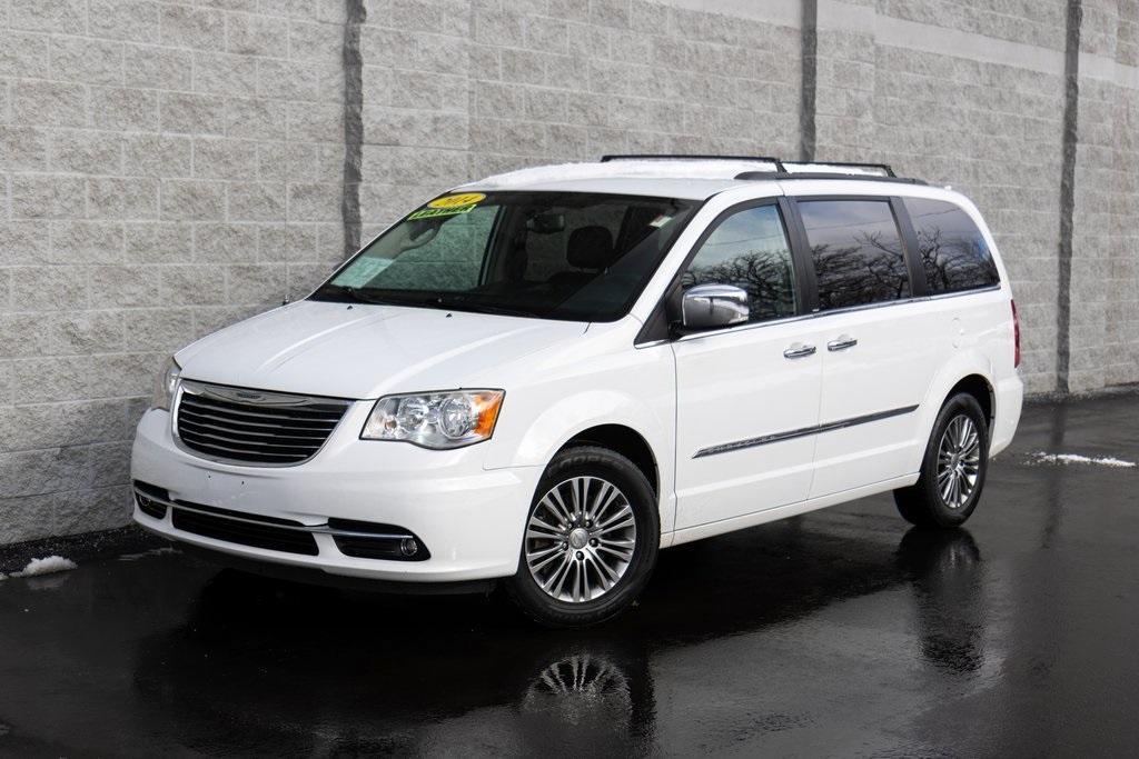 used 2014 Chrysler Town & Country car, priced at $8,989