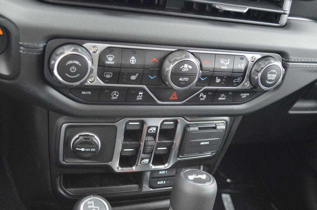 new 2025 Jeep Wrangler car, priced at $58,700