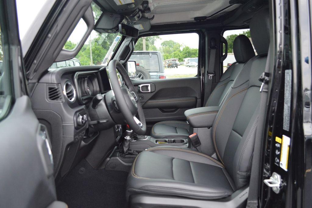 new 2025 Jeep Wrangler car, priced at $58,700