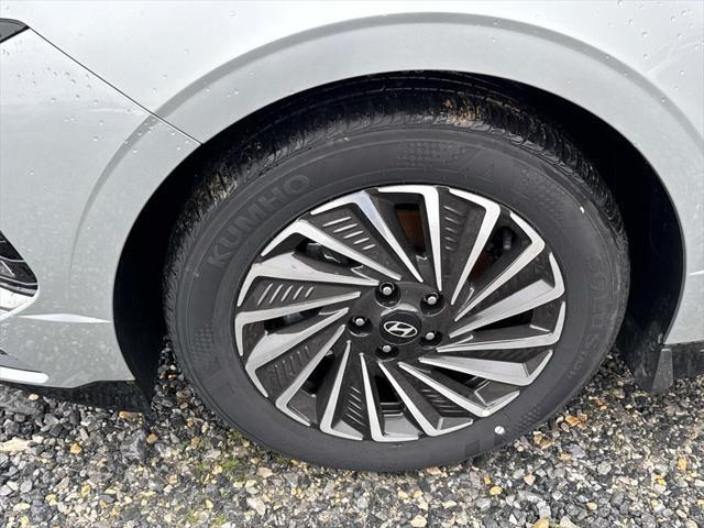 new 2025 Hyundai Sonata Hybrid car, priced at $32,923