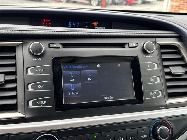 used 2019 Toyota Highlander car, priced at $25,888
