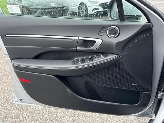 new 2025 Hyundai Sonata Hybrid car, priced at $39,375