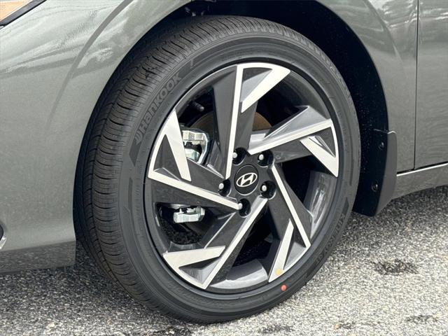 new 2025 Hyundai Elantra car, priced at $31,580