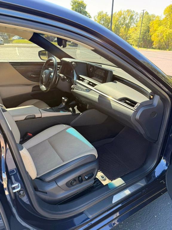 used 2021 Lexus ES 350 car, priced at $27,998