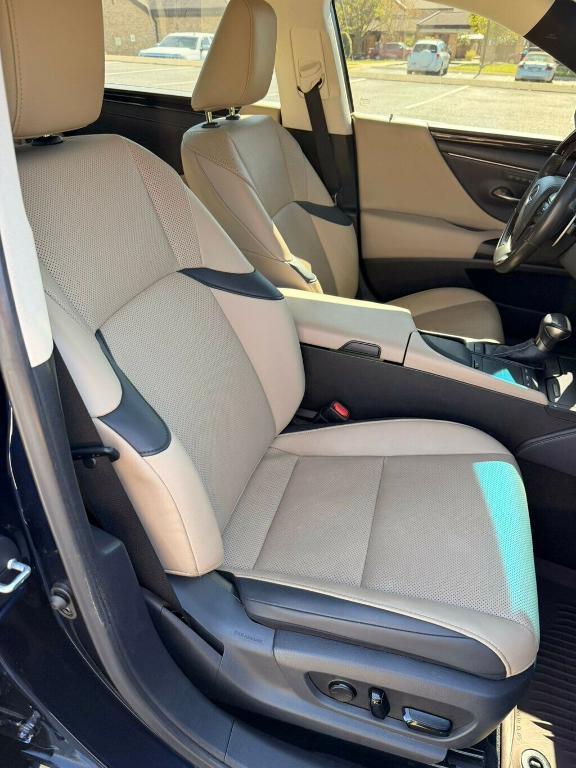 used 2021 Lexus ES 350 car, priced at $27,998