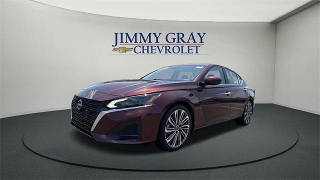 used 2023 Nissan Altima car, priced at $24,000