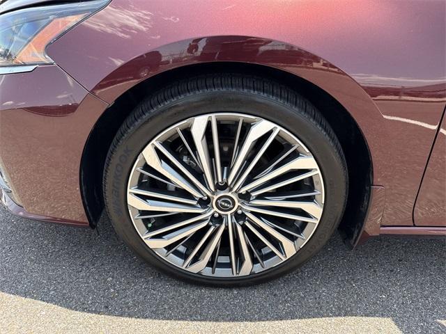used 2023 Nissan Altima car, priced at $24,000