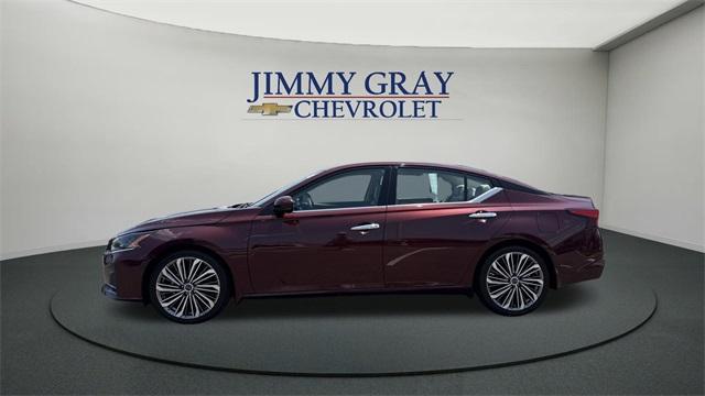 used 2023 Nissan Altima car, priced at $24,000