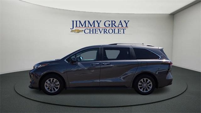 used 2025 Toyota Sienna car, priced at $46,500