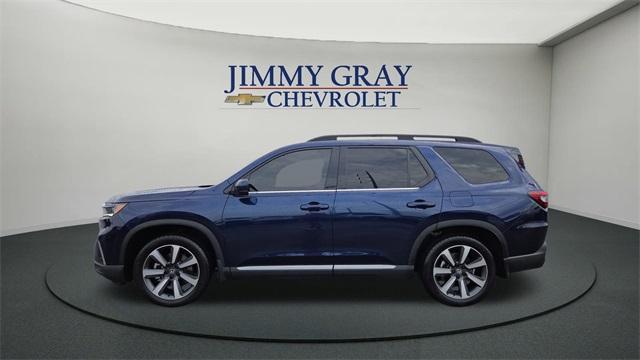 used 2025 Honda Pilot car, priced at $41,950