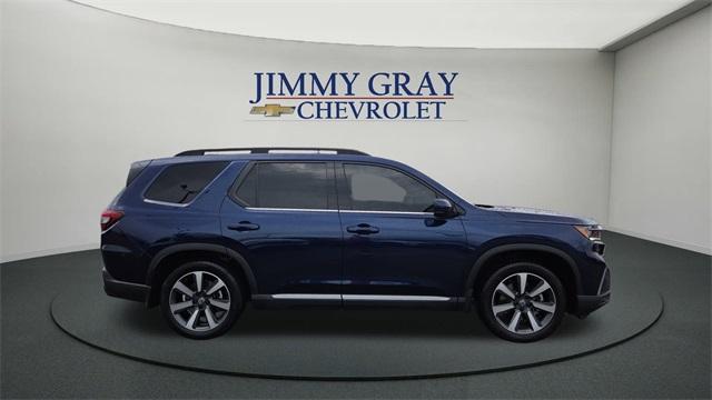 used 2025 Honda Pilot car, priced at $41,950