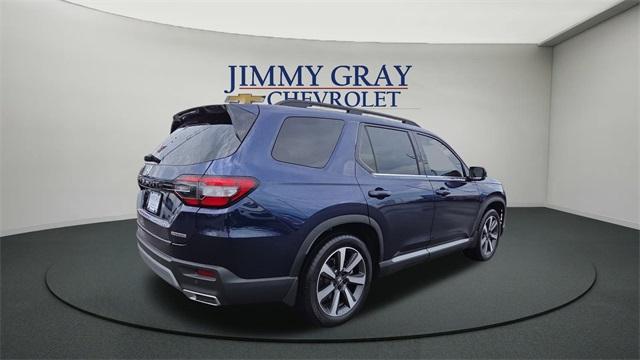 used 2025 Honda Pilot car, priced at $41,950