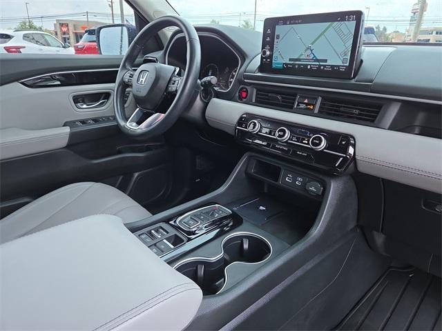 used 2025 Honda Pilot car, priced at $41,950
