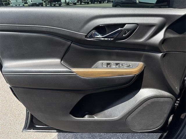 used 2021 GMC Acadia car, priced at $18,500