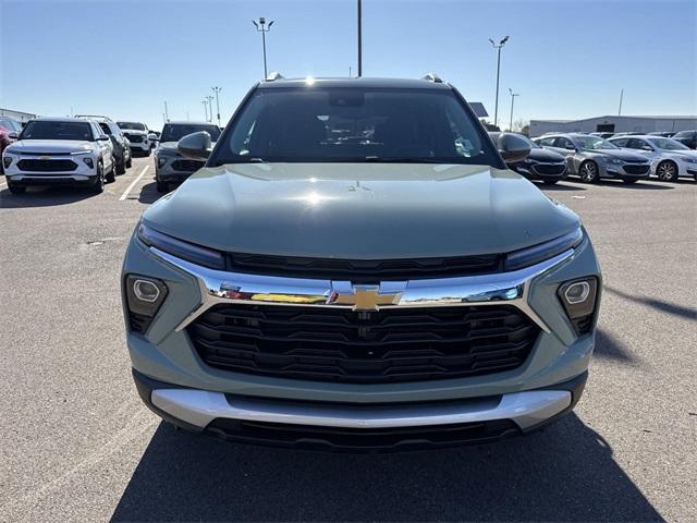 new 2025 Chevrolet TrailBlazer car, priced at $27,877