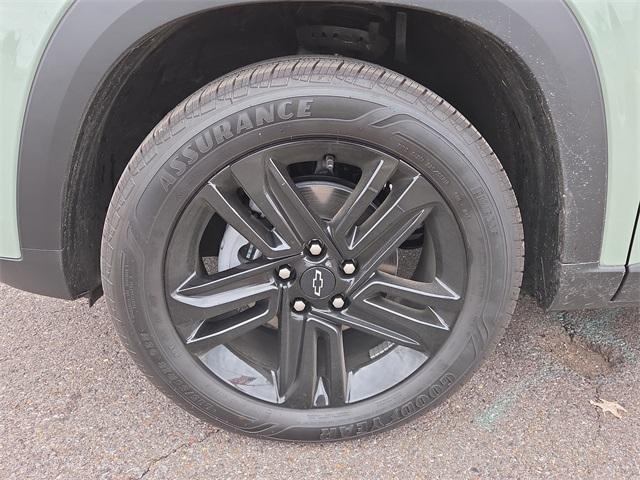 used 2025 Chevrolet Trax car, priced at $25,250